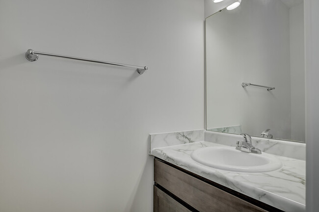 Foto del edificio - 4311 Otter Creek Dr