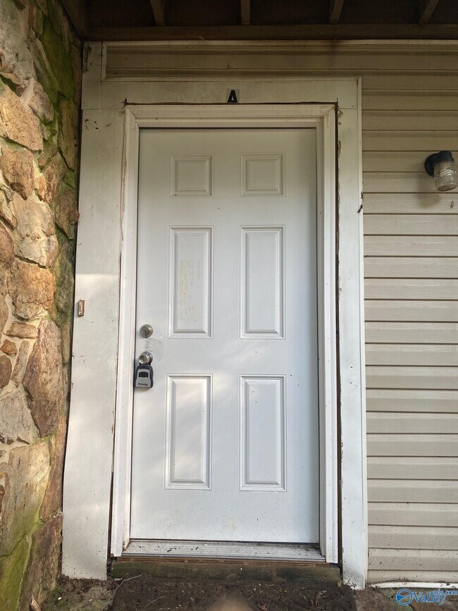 Foto del edificio - 9020 Mahogany Row SE