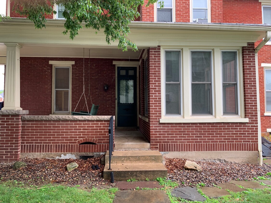Primary Photo - 29 Main St