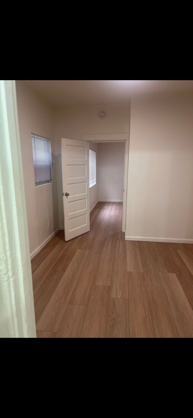 Photo - 137 E 31st St Apartments