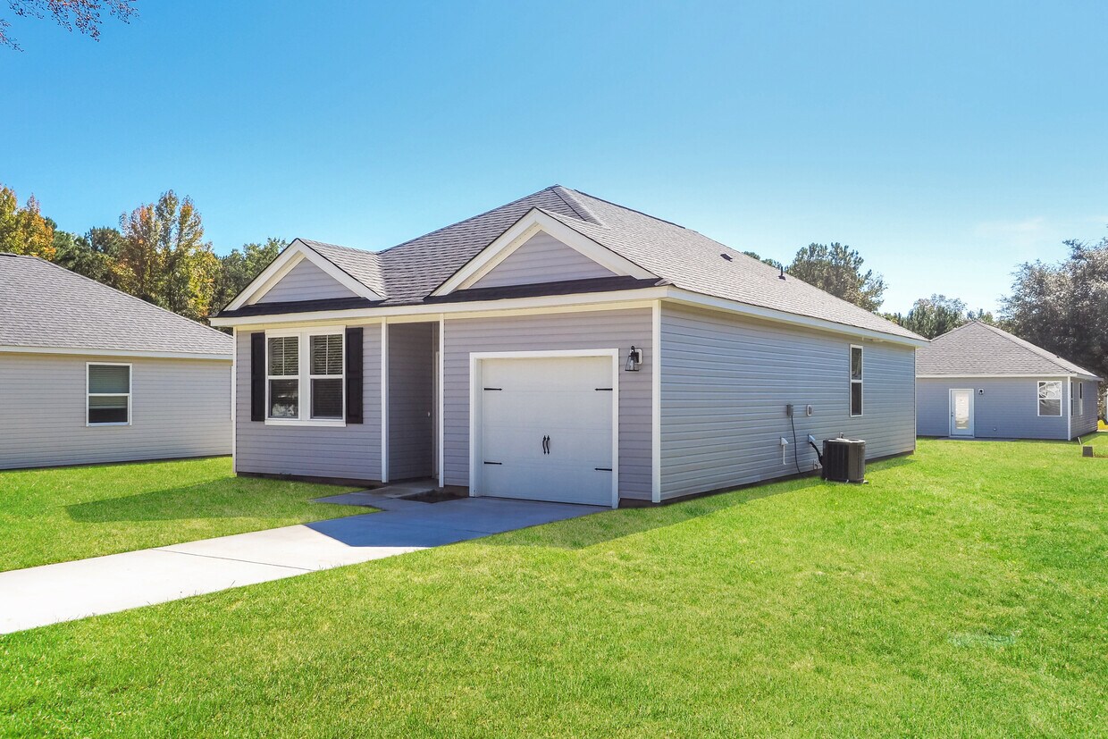 Primary Photo - 1295 Warrens Way, Manning, SC