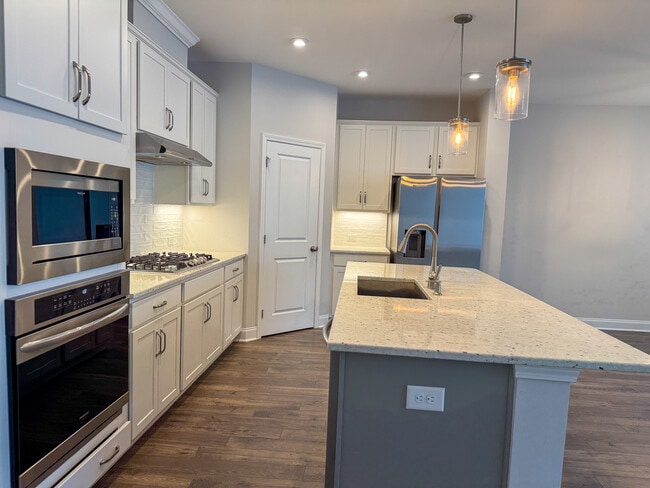 Foto del edificio - 2202 Rooster Spur Ct