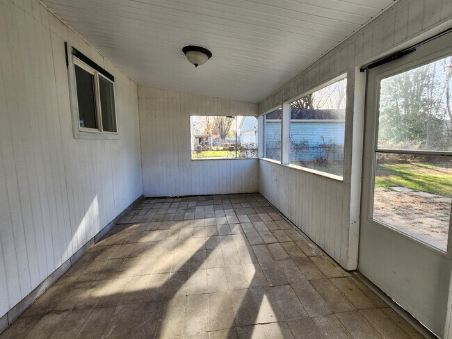 Building Photo - 10 Westland Way