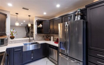 Building Photo - 14237 SW 94th Cir Ln