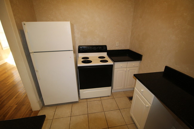 Ref. and Stove - 2667 Forbes St