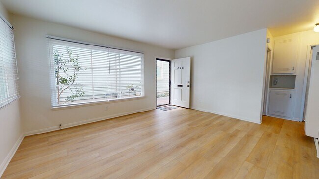 Foto del edificio - 224 - 226 C Ave