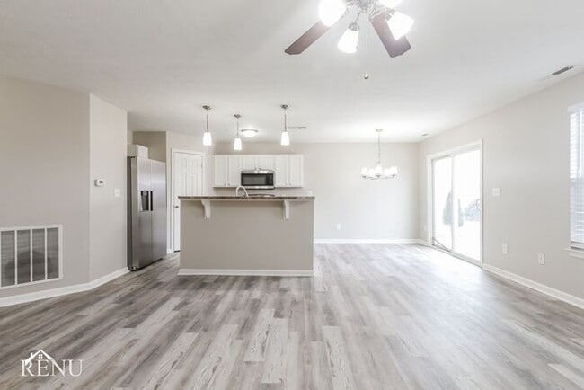 Building Photo - 8140 Wheatfield Dr