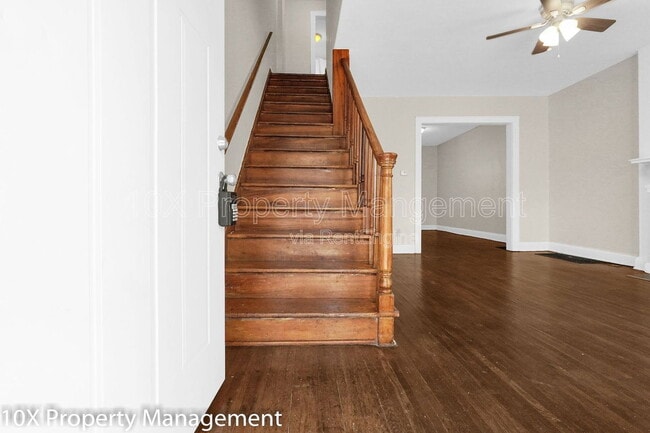 Building Photo - 1656 E Sycamore St