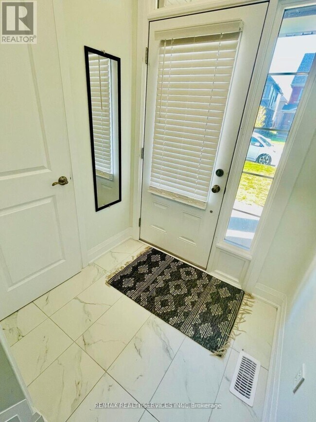 Building Photo - 65 Copperhill Hts