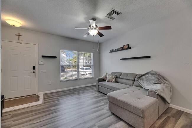Foto del edificio - 2362 Lake Woodberry Cir