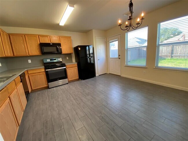 Foto del edificio - 18210 Hammondsport Ln