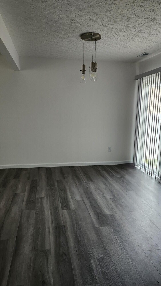 Foto del edificio - 5971 Haydens Crossing Blvd