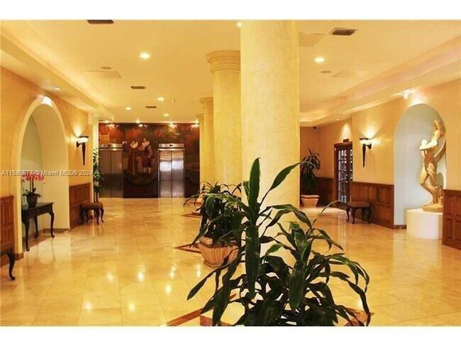 Building Photo - 3725 S Ocean Dr