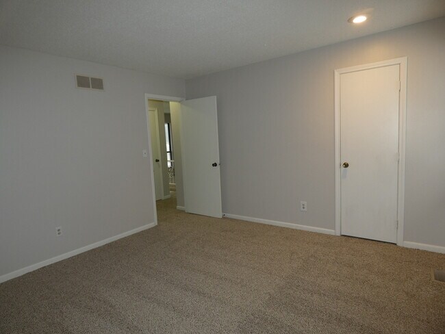 Building Photo - 8120 N Stoddard Ave