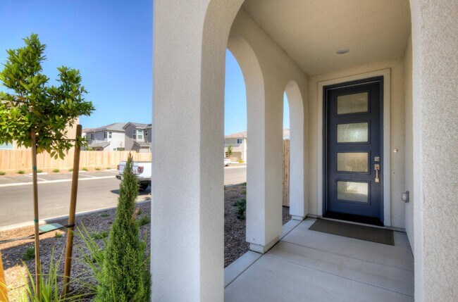Foto del edificio - 1527 Foxhill Ln