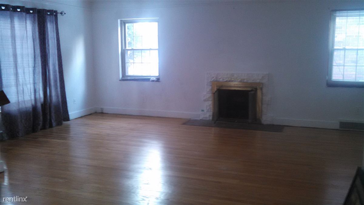 Primary Photo - 5290 Buckingham Ave