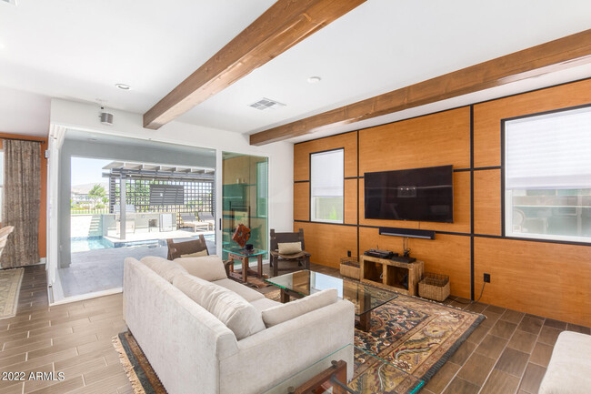 Building Photo - 11552 N San Clemente St