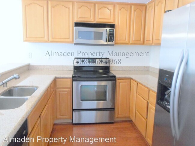 Foto del edificio - 3 br, 2 bath House - 70 Union Avenue