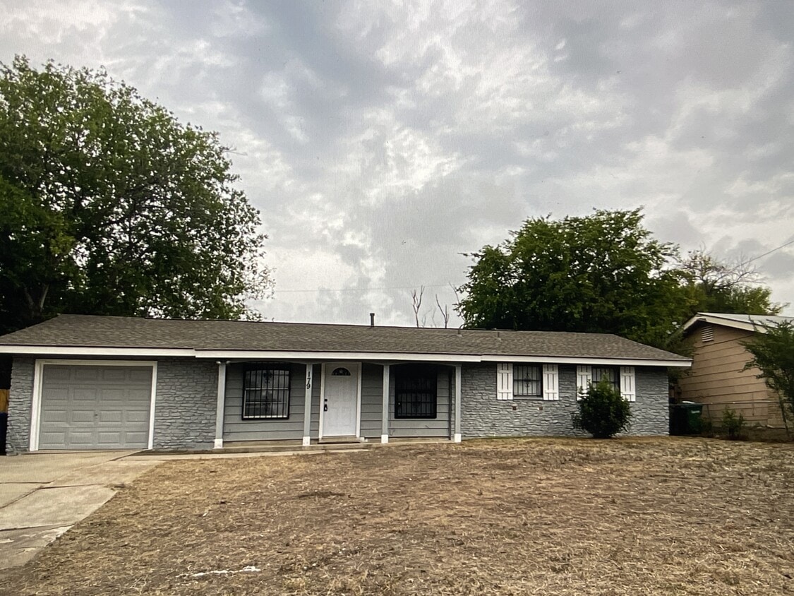Foto principal - 179 Shadow Valley Dr