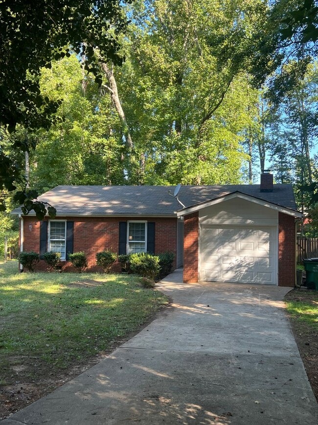 Building Photo - 5024 Valley Ct