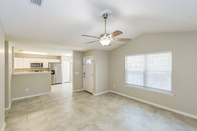 Foto del edificio - 1040 W 7th St