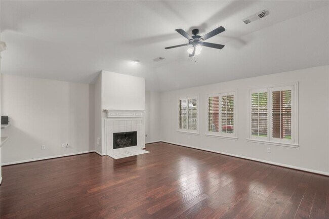 Building Photo - 23242 Willow Canyon Dr