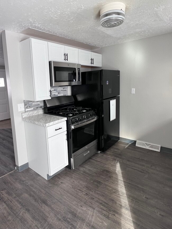 Building Photo - 6039 Gilmere Dr