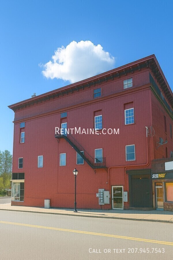 Building Photo - 255 Main St