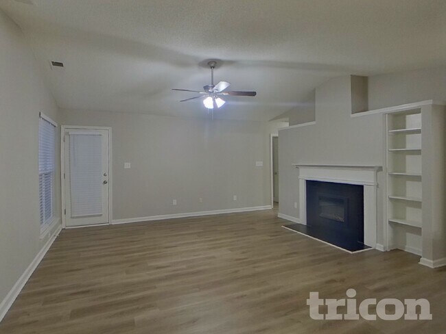 Foto del edificio - 722 Foxborough Rd