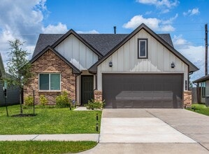 Building Photo - 31810 Whittis Hl Wy