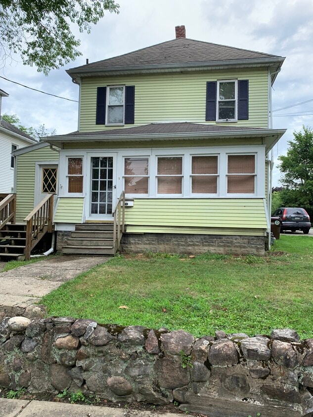 Primary Photo - 407 Hill St