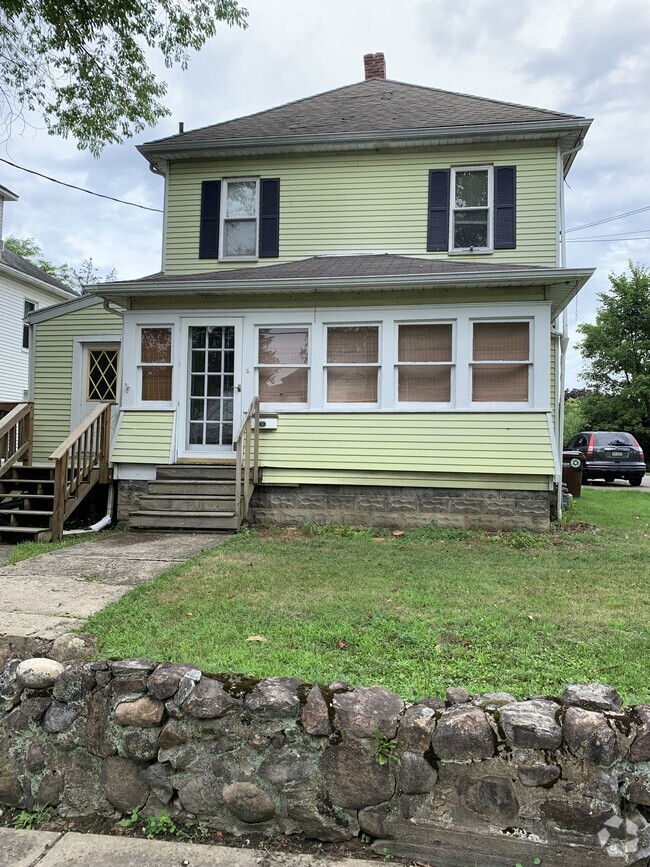 Building Photo - 407 Hill St