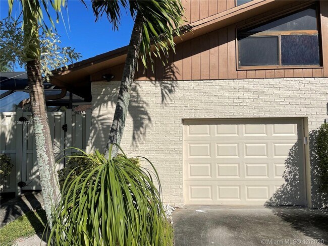 Building Photo - 9677  Boca Gardens Pkwy A Boca Raton Fl 33496