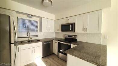 Building Photo - 2610 Providence St