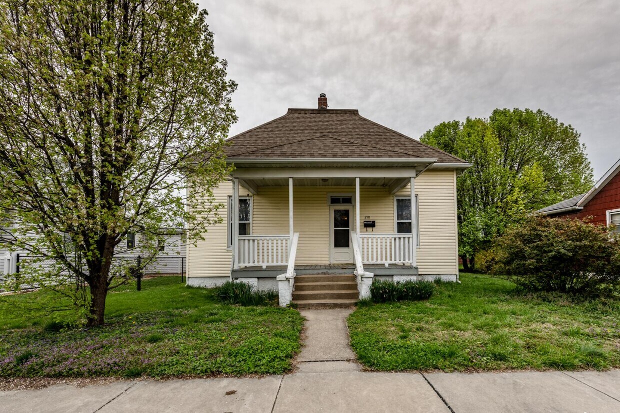 210 E 4th St, O'Fallon, IL 62269 House Rental in O'Fallon, IL