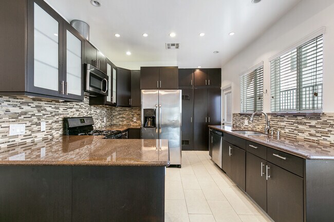 Foto del edificio - 941 N Croft Ave