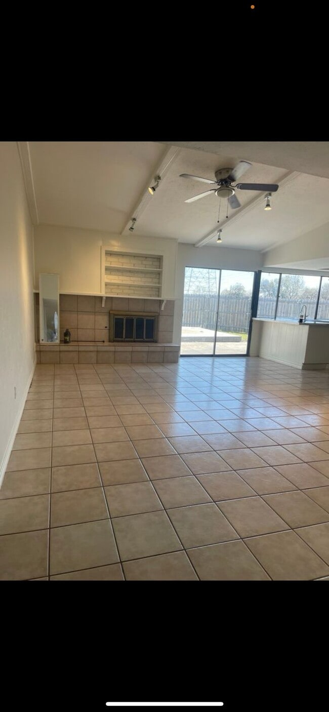 Photo - 6500 Chinaberry Trail House