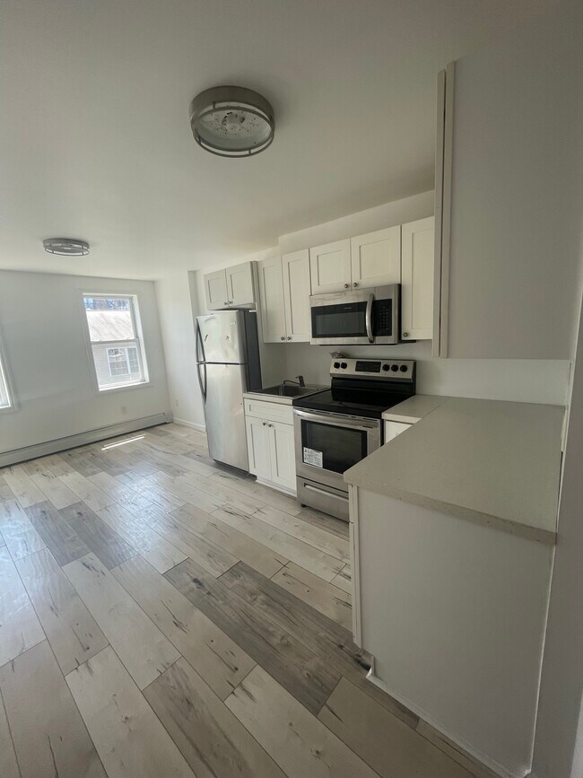 Kitchen - 52 Oriental St
