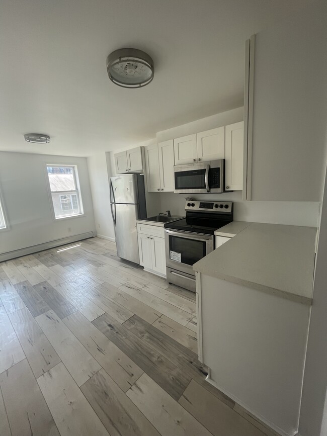 Kitchen - 52 Oriental St