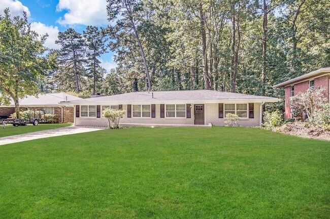 Building Photo - 1471 Midview Dr