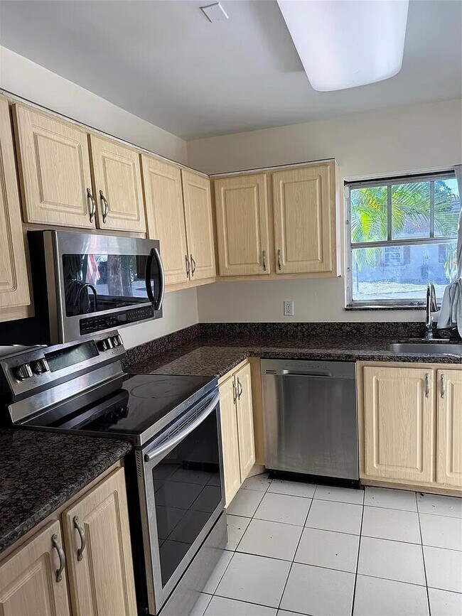 Building Photo - 3007 NW 68th St