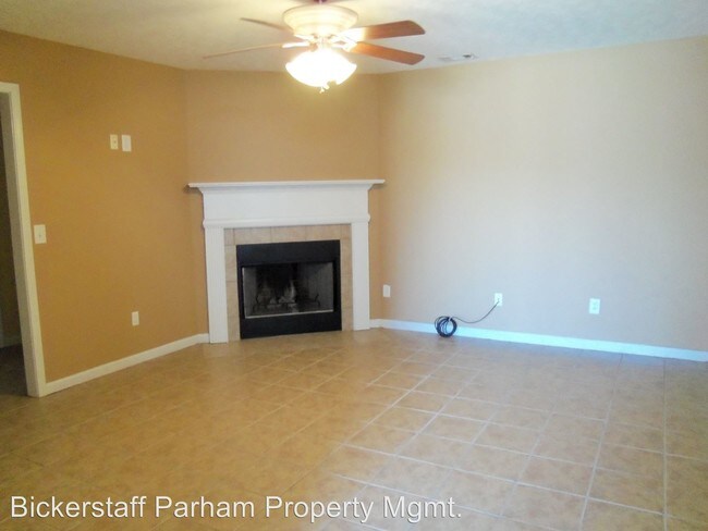 Foto del edificio - 4 br, 3 bath House - 5017 Aaron Lane