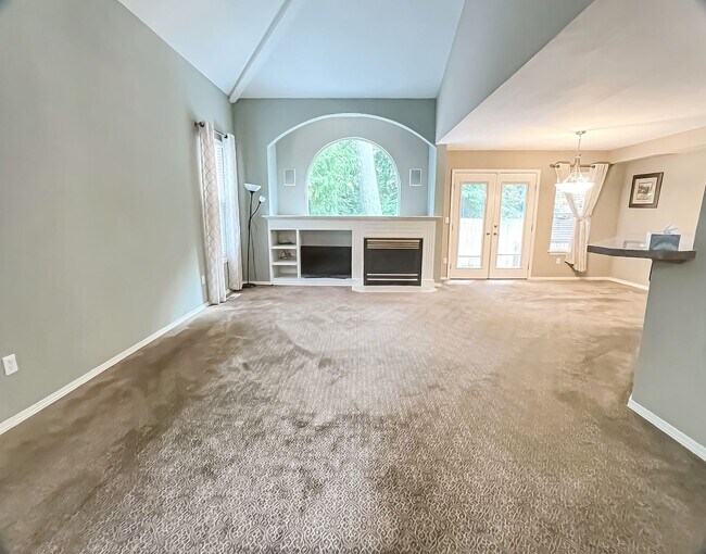 Photo - 3 bed/2bath Spacious Home with Soaring Cei...