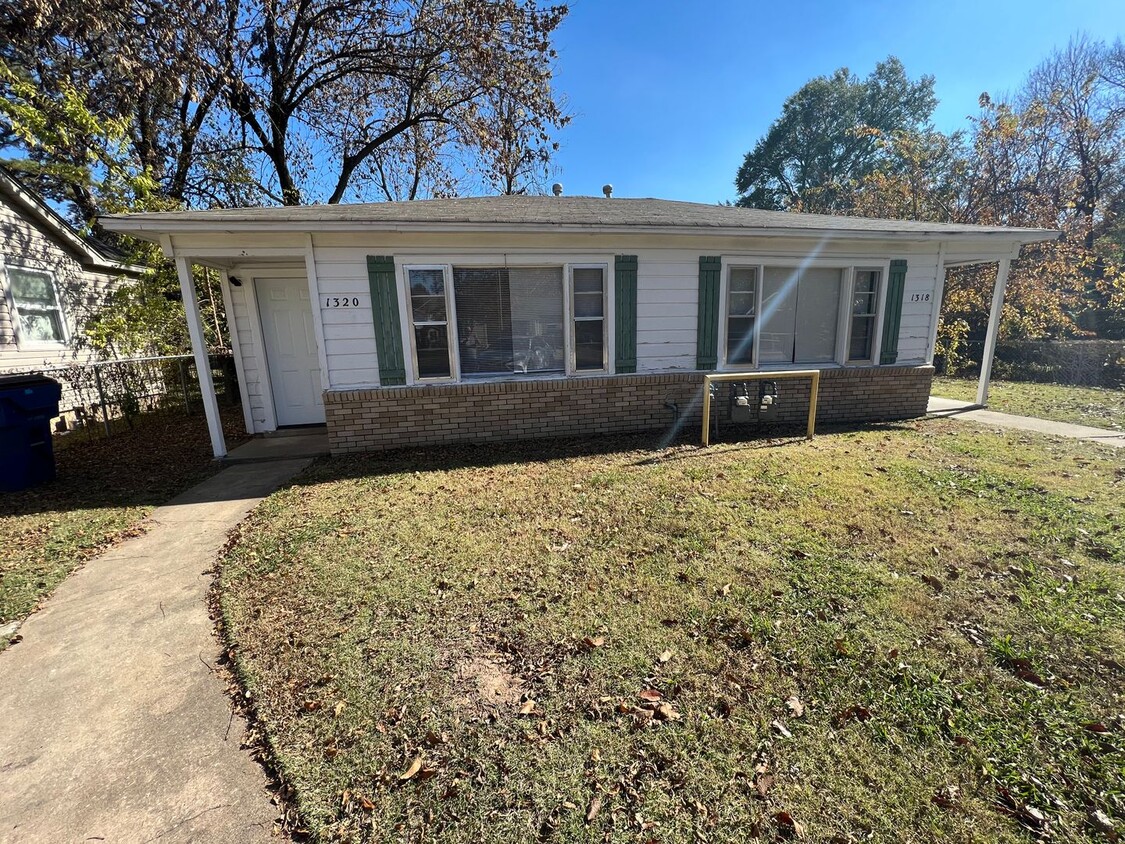 Primary Photo - 1318-1320 N 34th St