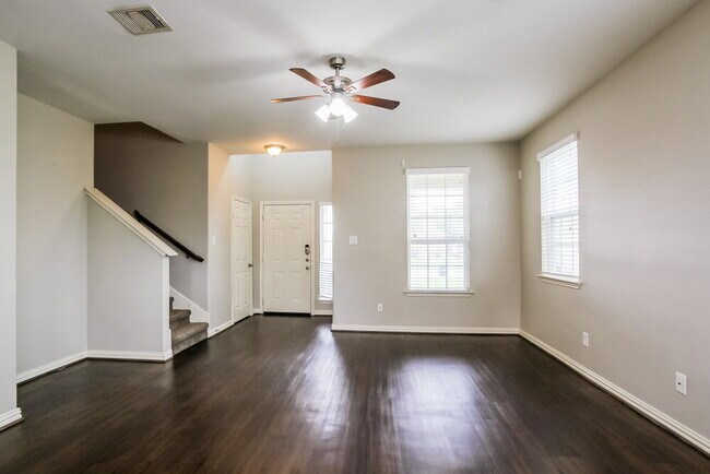 Foto del edificio - 2818 Mesquite Ridge Dr