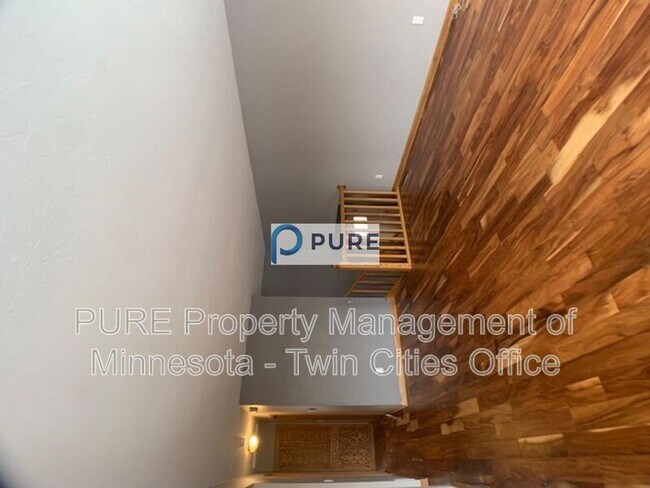 Foto del edificio - 2964 Center Rd SW