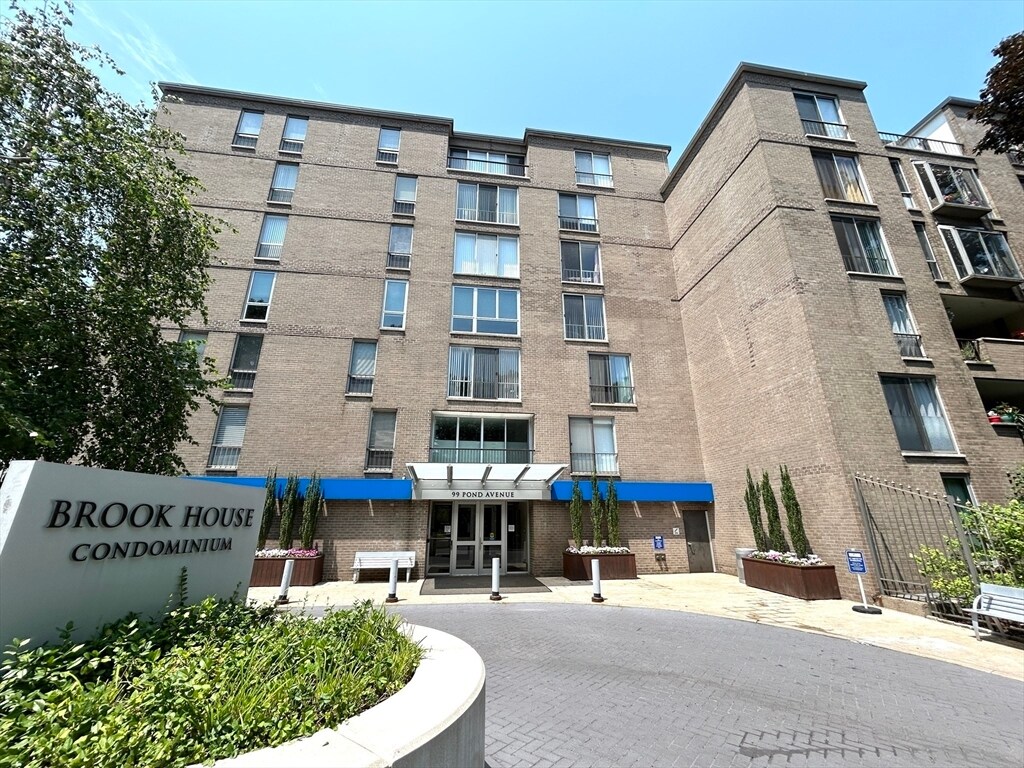 Primary Photo - 99 Pond Ave