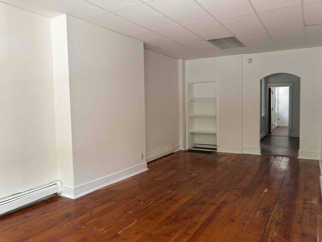 Foto del edificio - 217 E Walnut St