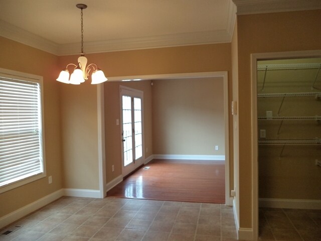 Foto del edificio - 5818 Rhyne Cove Ln