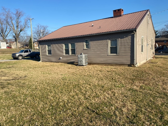 Building Photo - 200 Boggs Ln